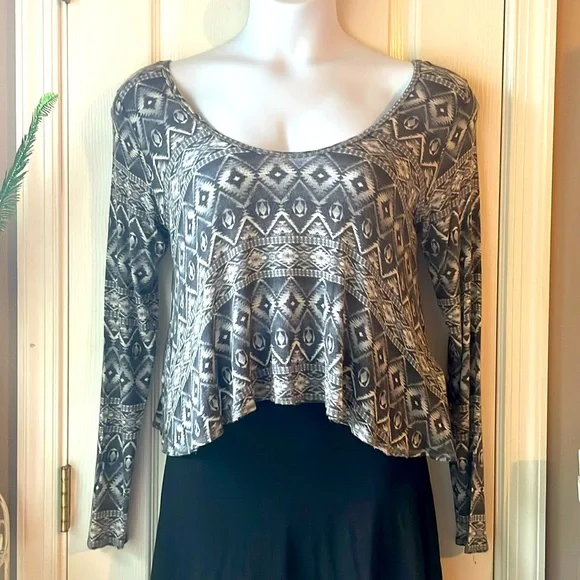 Hollister Long Sleeve Top - Picture 1 of 5